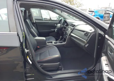 2015 Toyota Camry Se z USA, uszkodzony, nr VIN 4T1BF1FK8FU076665